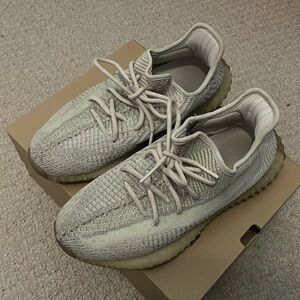 Yeezy boost 350 V2 CITRIN/CITRIN US size 8 USED